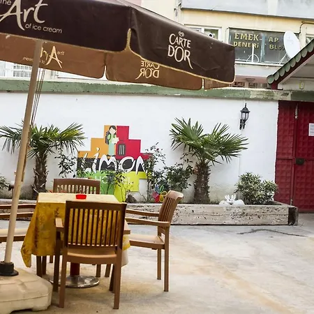 Limon Hostel