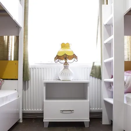 Limon Hostel *