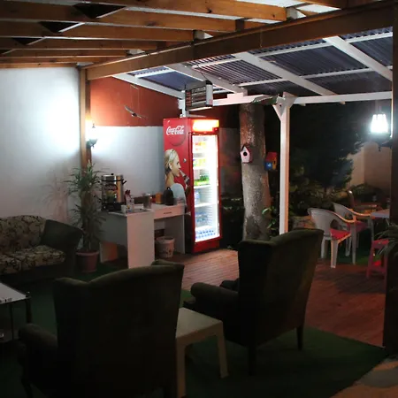Limon Hostel