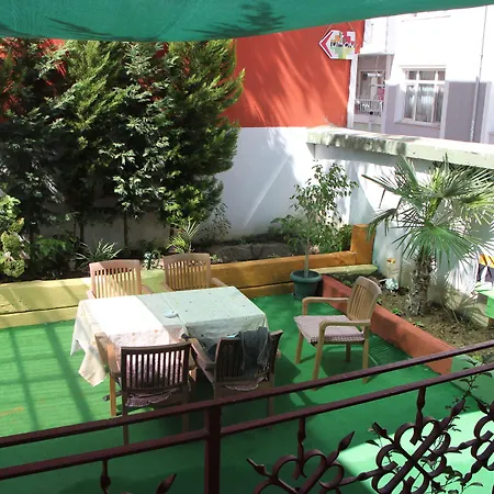 Limon Hostel