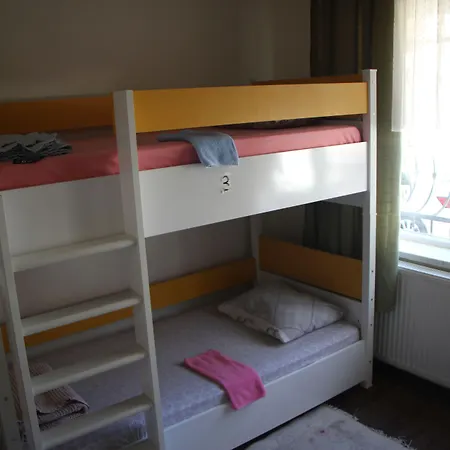 Limon Hostel *