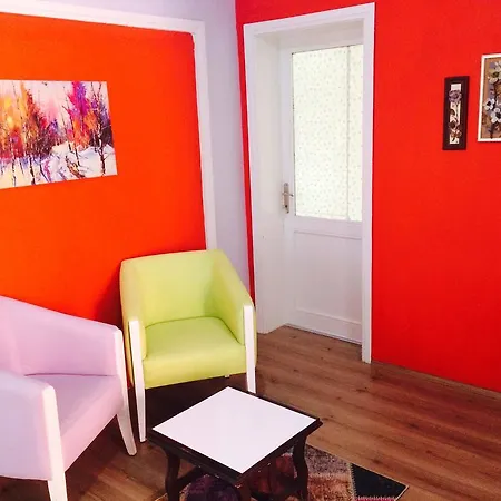 Limon Хостел *