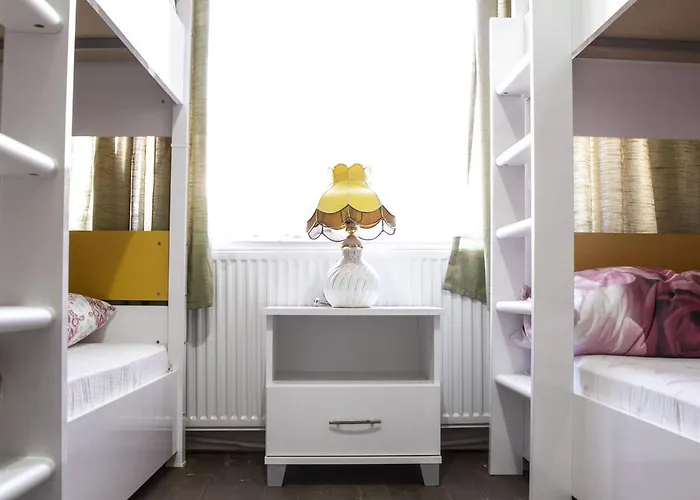 Limon Хостел *