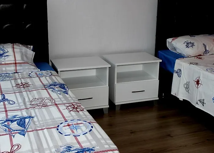 Limon Хостел *